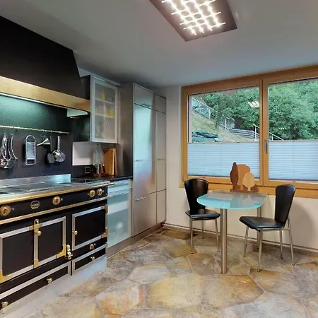 Crusch 4.1 Apartamento Samedan